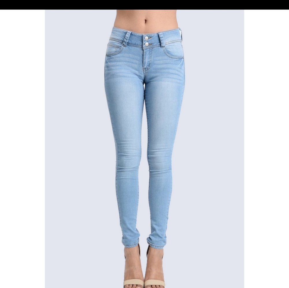 Light Wash Skinny Jeans